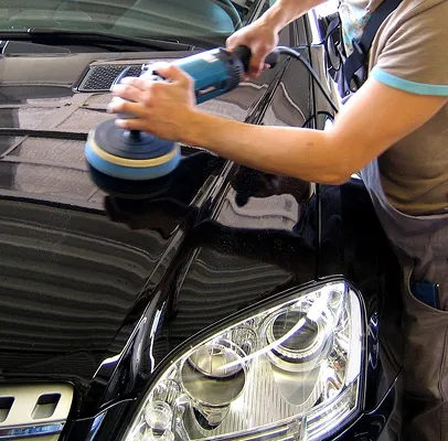 Atelier de peinture et carrosserie pour la remise ne état comme à l'origine de tout véhicule à Ris Orangis (91)