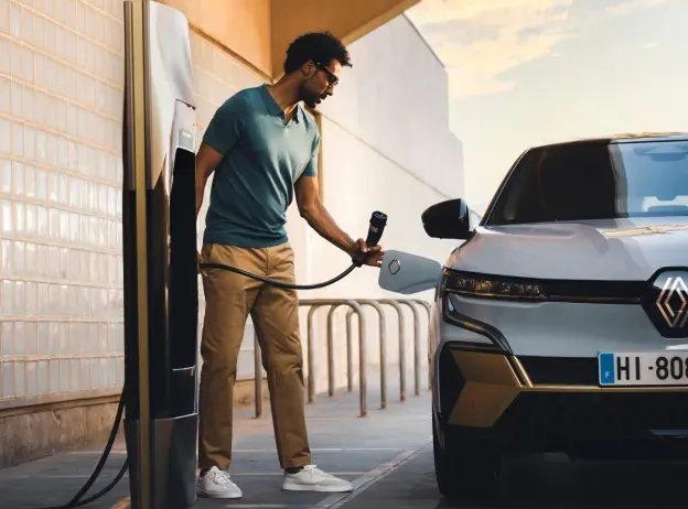 Choisissez votre véhicule électrique ou hybride parmi les marques Renault et Dacia à Ris Orangis (91)